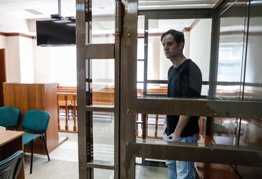 Rusia mantiene en prisión preventiva al periodista estadounidense Gershkovich, acusado de espionaje
