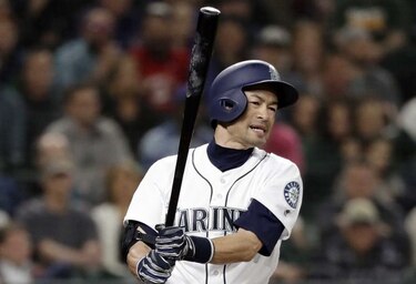 Ichiro Suzuki deja de jugar con Seattle y será asistente de gerencia