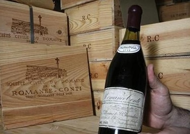 Vino fránces obtiene récord al ser subastado en 558 mil dólares