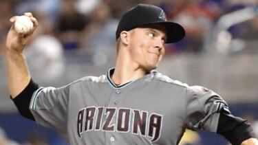 Los Astros adquieren a Greinke en el último día de cambios
