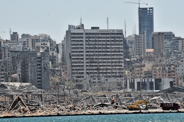 Diputados libaneses renuncian en serie tras la explosión de Beirut