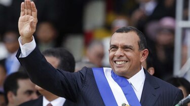 Exjefe de la droga confiesa sobornos al expresidente Lobo