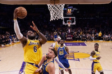 Los Lakers destronan a los Warriors y jugarán la final del Oeste ante los Nuggets