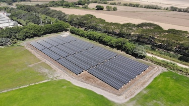 Arquitectura y Concreto, Banco Davivienda Panamá y Entoria Energy, una alianza energética para Panamá