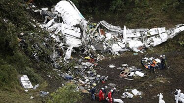 Piloto de avión que se estrelló con futbolistas no tenía suficientes horas de vuelo
