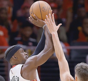 Bucks y Heat a un paso de la clasificación; Denver evita barrida