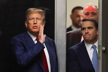Un tribunal rebaja a la mitad la fianza de Trump; ahora debe pagar $175 millones