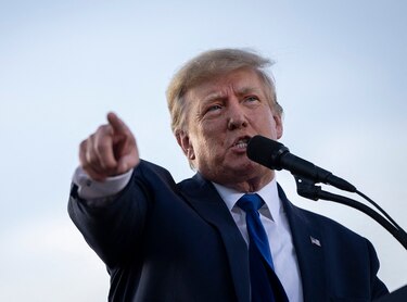 Trump propuso ‘disparar a las piernas’ de manifestantes, según exjefe del Pentágono