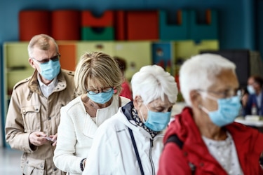 Pandemia ya deja tres millones de contagios en Europa y avanza implacable en América Latina