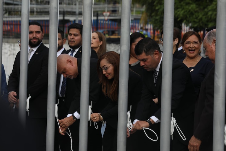 La corrupción habría costado $45 mil millones al país en 35 años, según el diputado Roberto Zúñiga