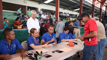 Entregan 500 cheques a productores baruenses
