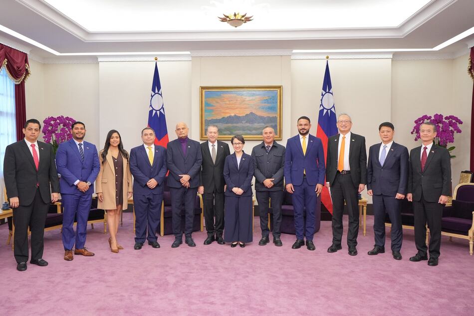 Diputados se reúnen con la vicepresidenta y el canciller de Taiwán; Mulino recuerda que el Ejecutivo dirige la política exterior