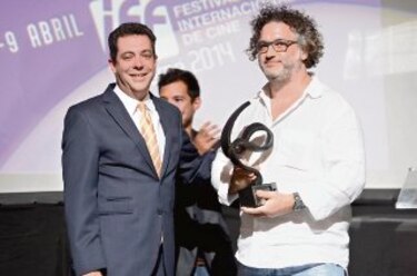 Entregan premios de cine