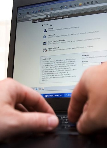 ¿Es Facebook una 'lectura obligada'?