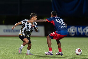 Jamás lo imaginó: Así fue sorprendido Adrian Olivardía con la capitanía del Tauro FC