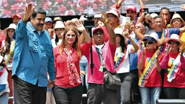 Instan a candidatos opositores a retirarse