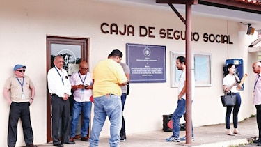 Administrativos se retiran de las negociaciones en la CSS