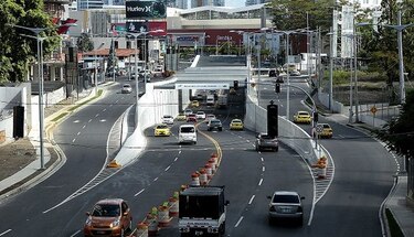 Contraloría revela $318 millones en sobrecostos