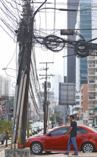 Seis años y no se terminan de soterrar los cables