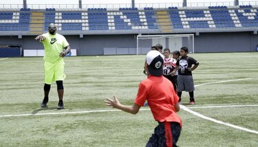 Figuras de la NFL visitan Panamá