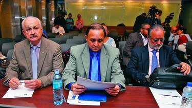 Comisión aplaza debate de reformas