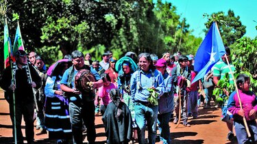 El papa denuncia violencia en reclamaciones indígenas