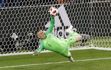 Inglaterra vence por penaltis a Colombia y avanza
