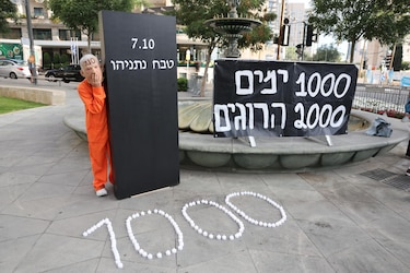 Mil días de ‘duelo y abandono’: Israelíes reclaman investigación estatal tras el 7 octubre