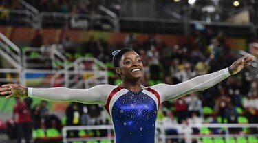Gimnasta Simone Biles revela abuso de médico del equipo