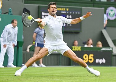 Djokovic pasa sin problemas a la tercera ronda