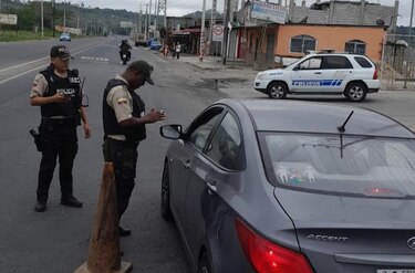Muere una agente de la Policía de Ecuador después de días herida tras un tiroteo en Guayaquil