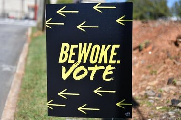 Qué es ‘woke’ y por qué este término genera una batalla cultural y política en Estados Unidos