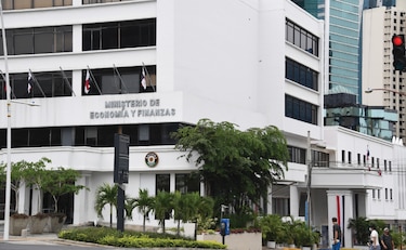 El MEF gestiona operación millonaria de manejo de deuda 