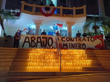 Después de 14 horas de sesión, la Corte declara un receso hasta las 9:00 a.m. del sábado