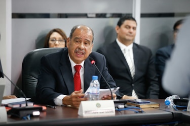 ATTT impulsa cambios para pasar las prestatarias a concesionarias