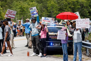 El fiscal de Florida invita a la gente a reportar a sus exparejas para deportarlas de Estados Unidos