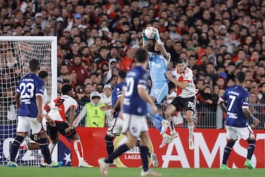 Luis ‘Manotas’ Mejía destacó en la derrota de Nacional en Copa Libertadores