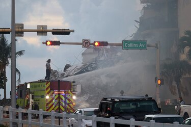 Al menos 4 muertos y 159 desaparecidos por derrumbe de edificio en Miami
