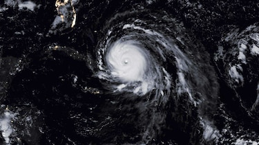 Irma toca tierra en Cuba como huracán de máxima categoría