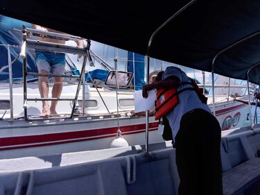 Autoridad Marítima de Panamá realiza censo de navíos en Isla Colón; detectan cinco veleros abandonados