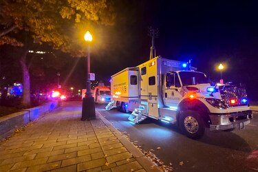 Hombre armado con un sable mata a dos personas en Canadá durante la noche de Halloween