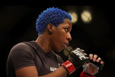 La panameña Joselyne Edwards es derrotada por Nora Cornolle