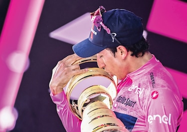 El colombiano Egan Bernal gana su primer Giro de Italia