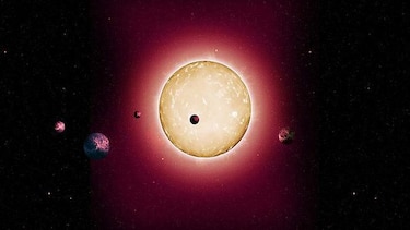 Astrónomos descubren sistema solar sumamente antiguo