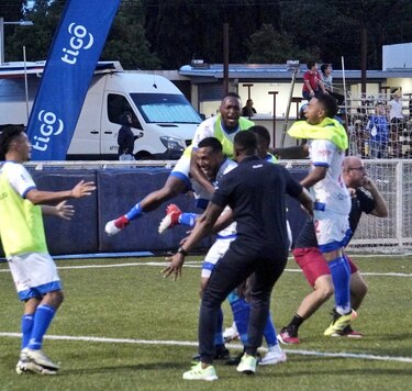 Tauro y Plaza Amador avanzan a las semifinales del Torneo Apertura