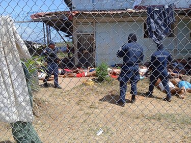 Un policía y un reo mueren en tiroteo entre bandas rivales dentro de la cárcel La Joya