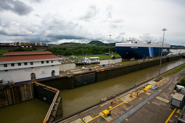 Canal de Panamá anuncia nuevas medidas de reserva de cupos ante crisis hídrica
