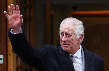 Carlos III da a su hermano Eduardo la más alta condecoración escocesa en su 60 cumpleaños