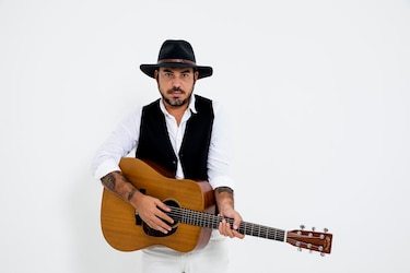 Carlos Méndez alternará con dos artistas argentinos el 21 de octubre próximo