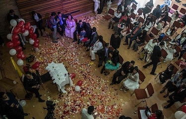 Amor sin barreras: excombatientes celebran boda masiva en Colombia